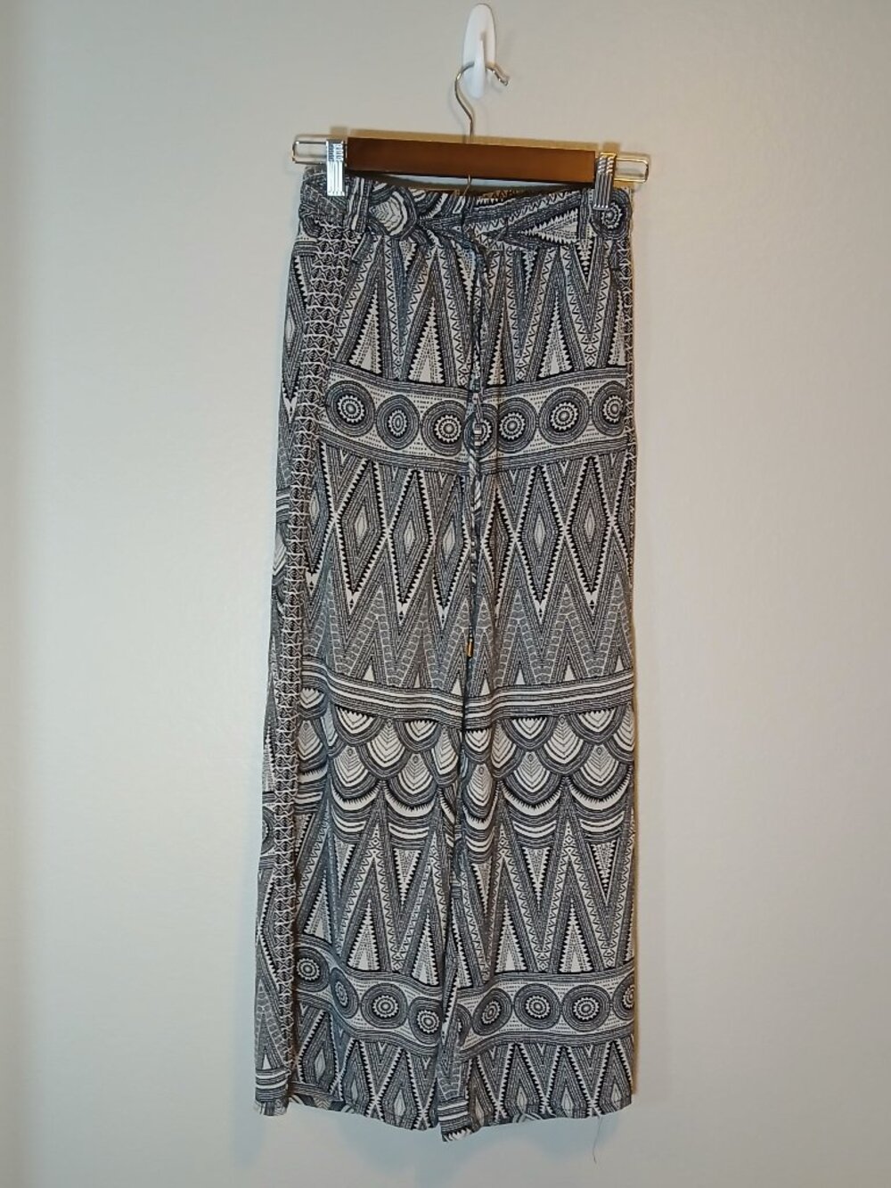 Women's HM Wide Leg  Drawstring Black and White Geometric Pattern Pants